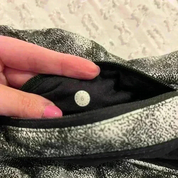 Lululemon Pace Rival Crop Power Luxtreme Hazy Days Black White/Black - Picture 3 of 6